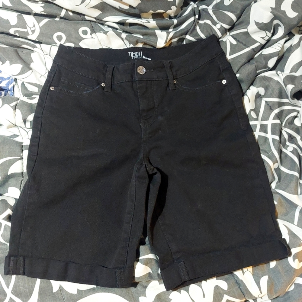 Black Denim Sz 4 Mid-Length Shorts